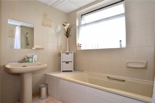 Burwood Avenue, Pinner, Middlesex, HA5 - Photo 10
