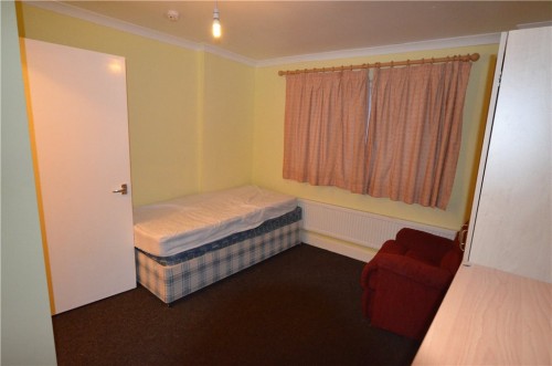 Village Way, Pinner, HA5 - Photo 3